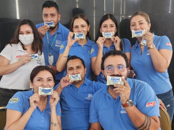 Con la premisa “Sonrisa provoca sonrisa”